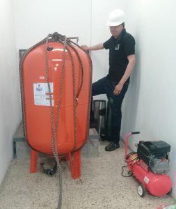 AKUAVILA SAS, Es una empresa de servicio de mantenimiento de bombas de agua en Bogotá, servicio de mantenimiento e instalación de bombas de agua. Mantenimiento de Motobombas y Electrobombas. Servicio técnico de bombas sumergibles. Mantenimiento de sistemas de bombeo en Bogotá.
